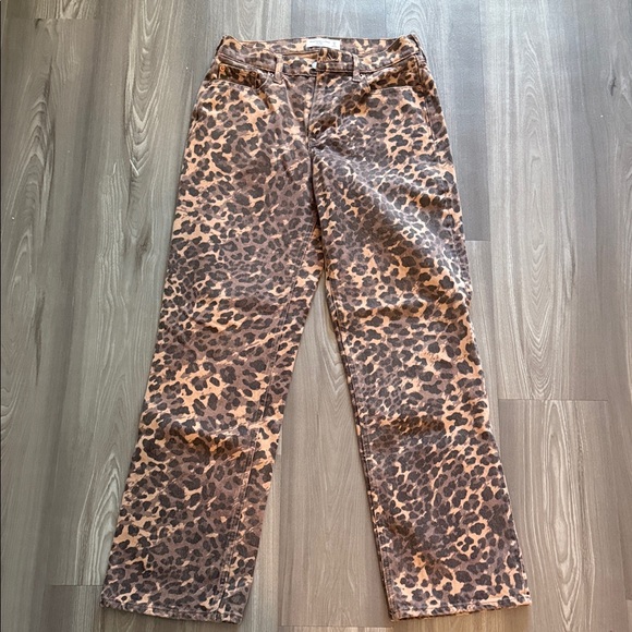 Abercrombie & Fitch Denim - Abercrombie & Fitch Leopard-Print Low-Rise Jeans - Brown/Tan